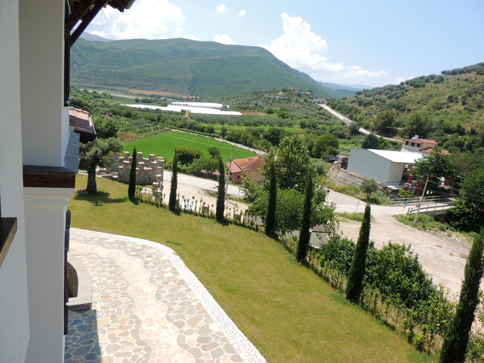 Pupa Winery Serene Stay Berat Exterior photo