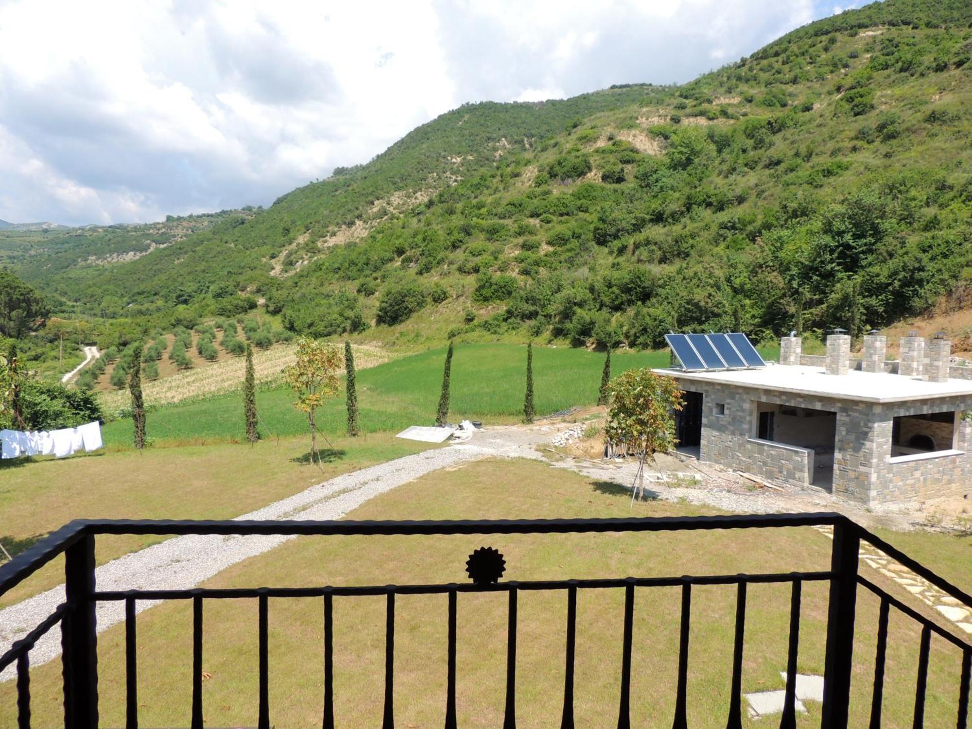 Pupa Winery Serene Stay Berat Exterior photo