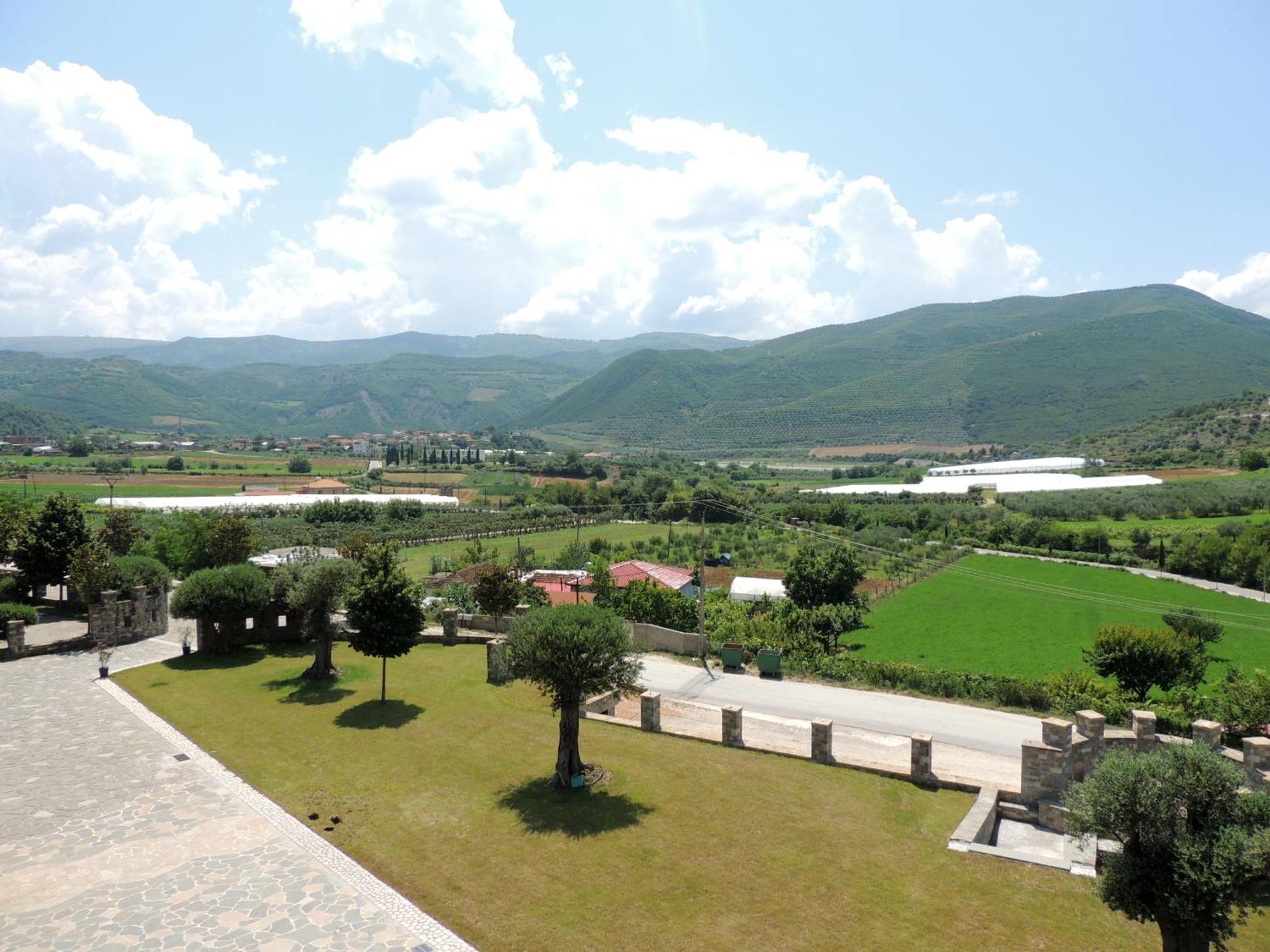 Pupa Winery Serene Stay Berat Exterior photo