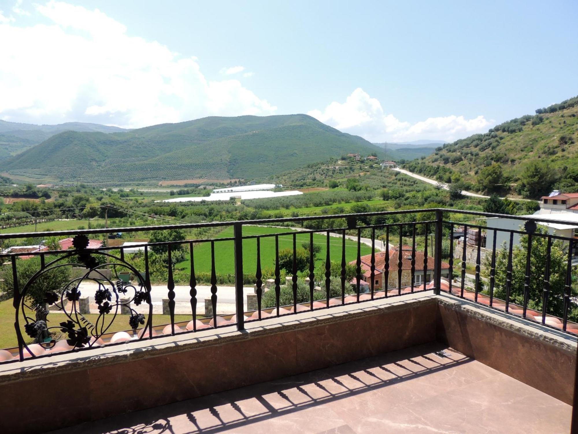 Pupa Winery Serene Stay Berat Exterior photo