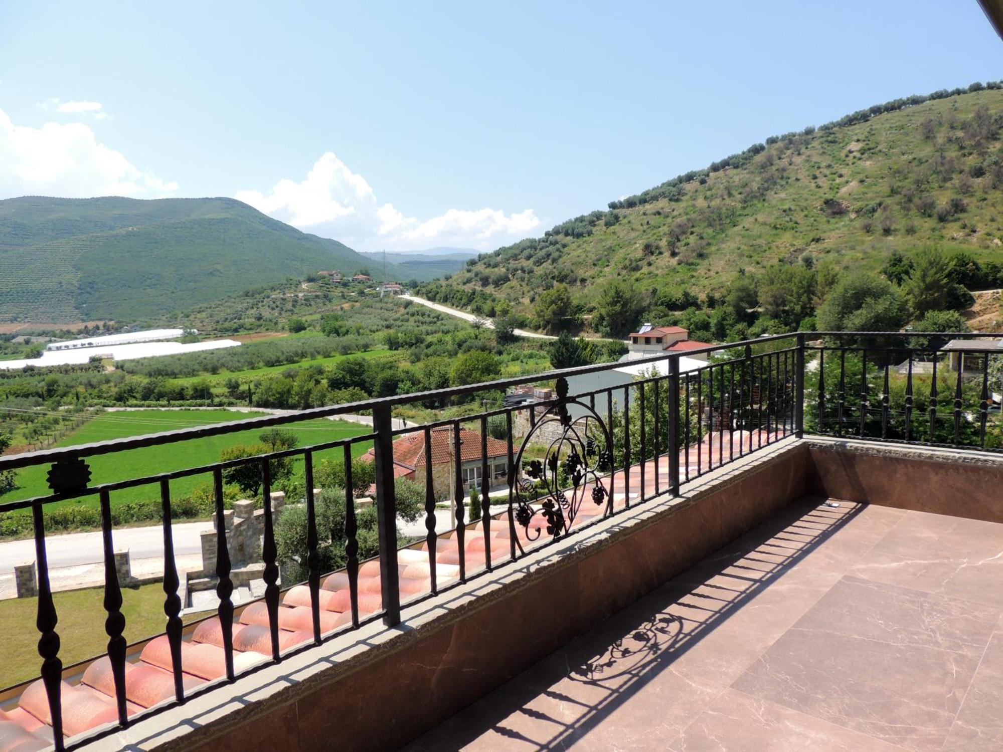 Pupa Winery Serene Stay Berat Exterior photo