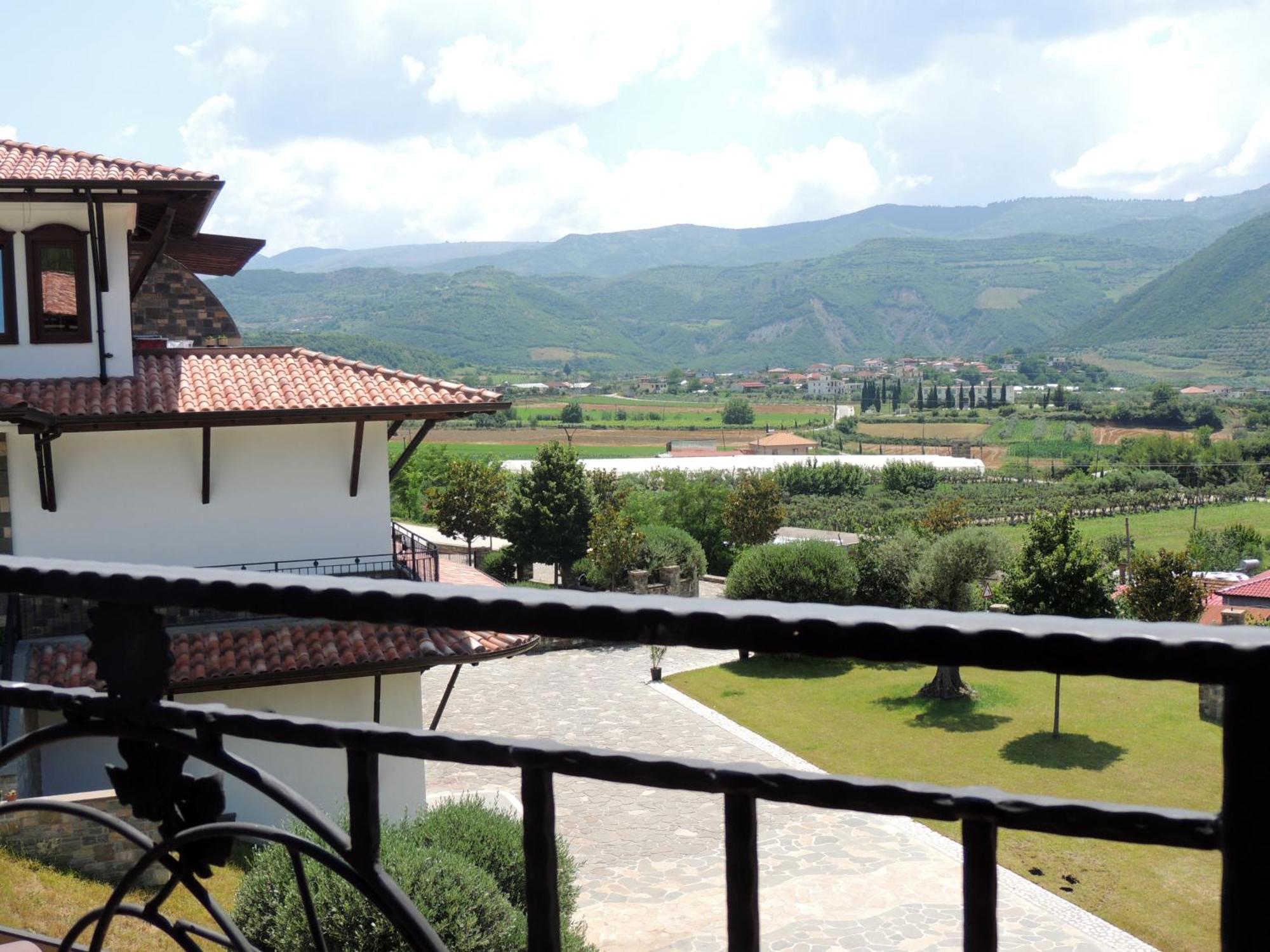 Pupa Winery Serene Stay Berat Exterior photo